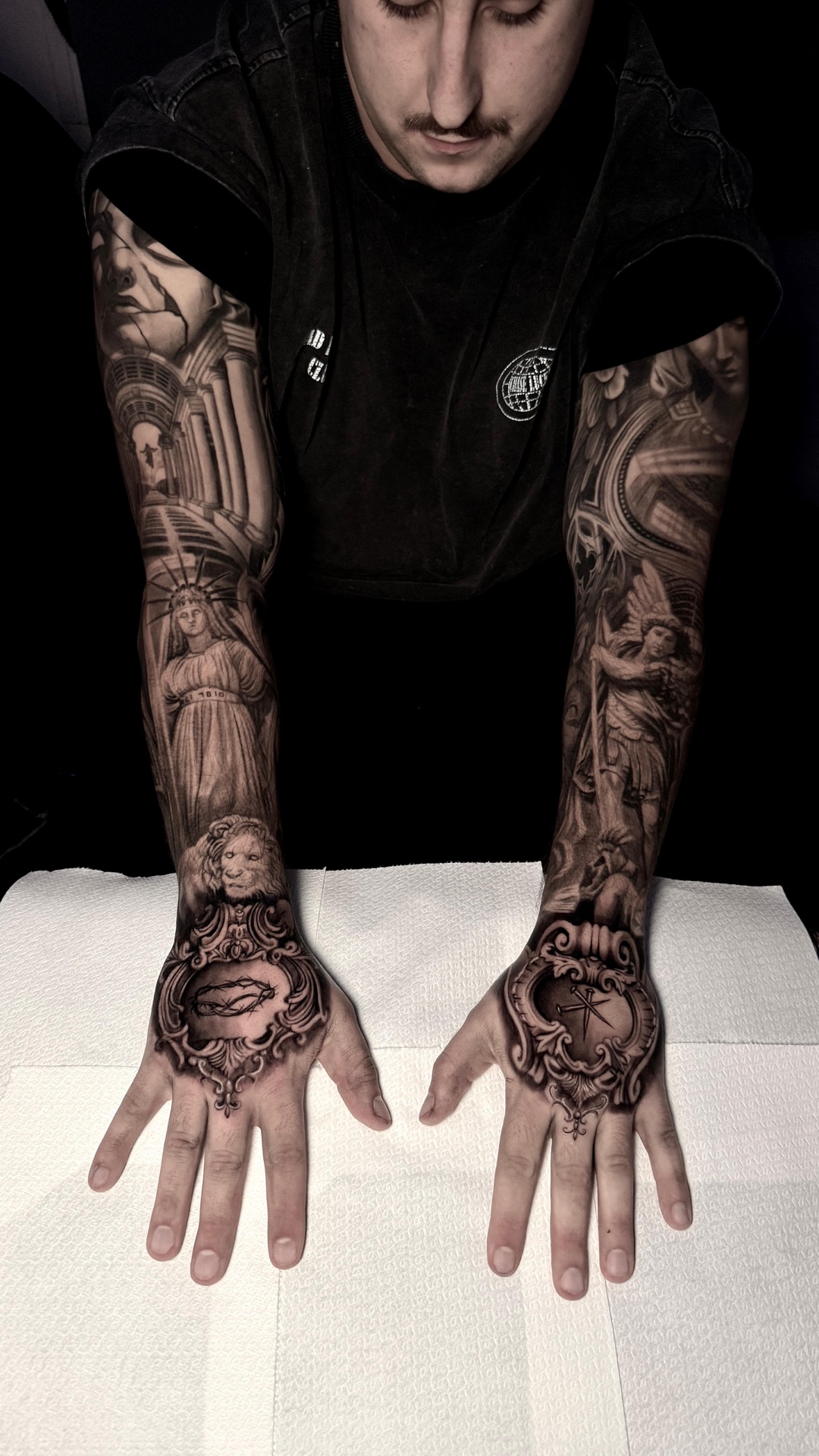 Black-and-Grey-Tattoo von Jesus, Atelier 7 Freudenberg