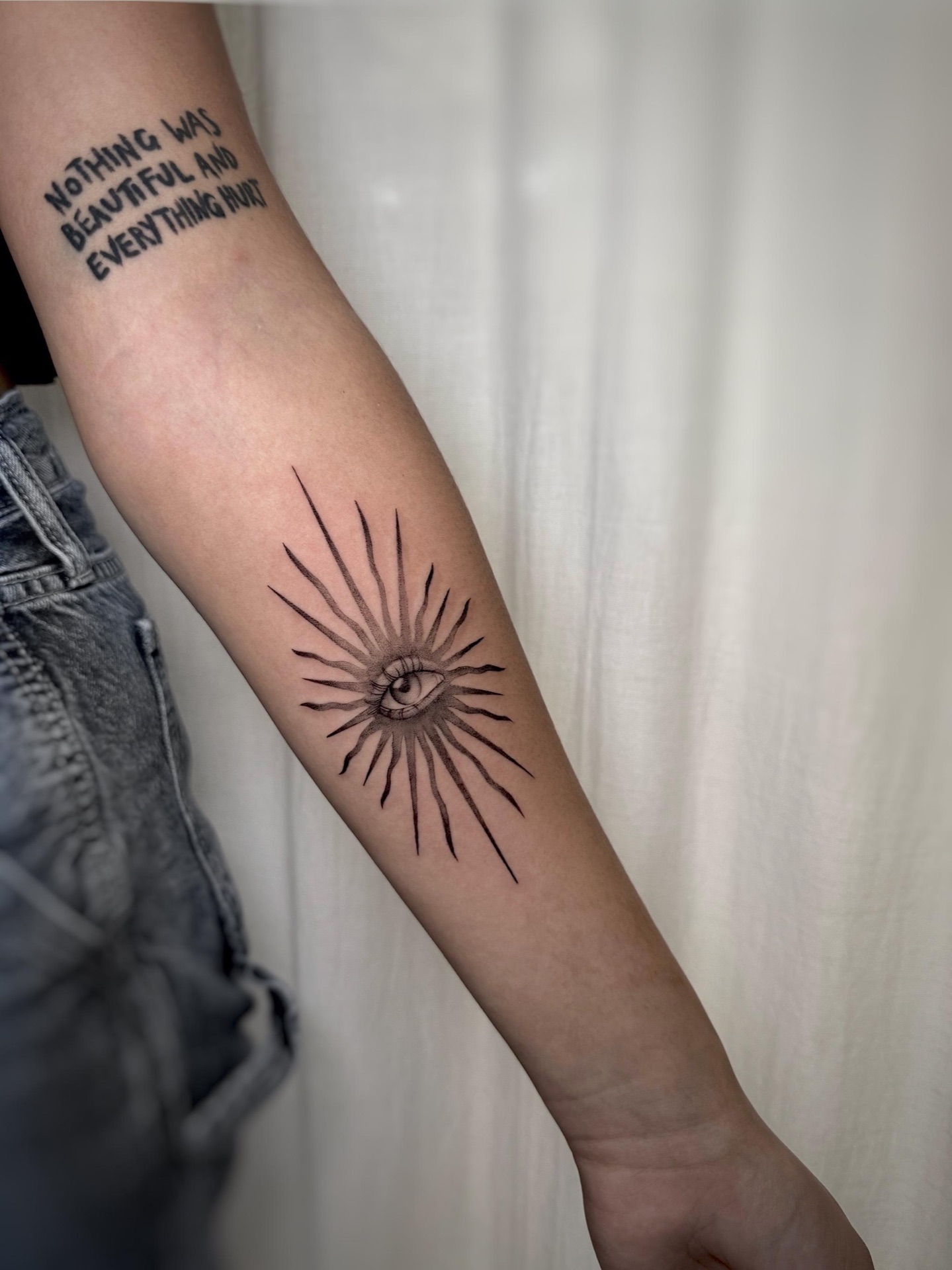 Blackwork-Tattoo von Silvia, Atelier 7 Freudenberg