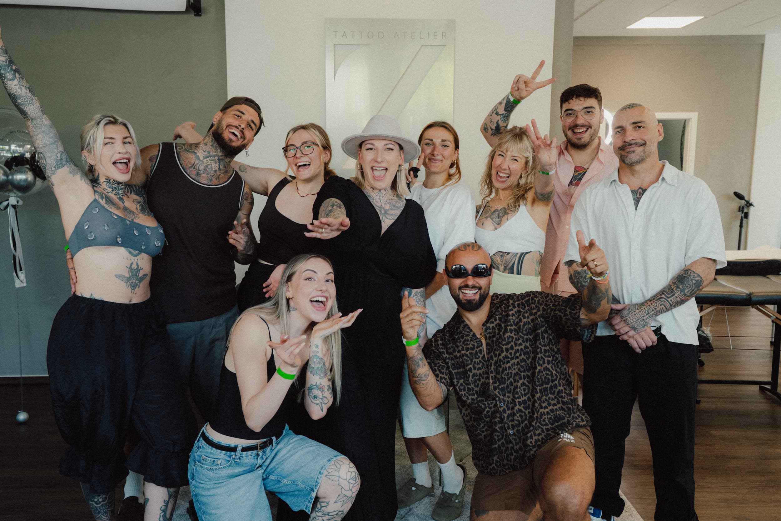 Das Team von Atelier 7 zusammen im Studio in Freudenberg
